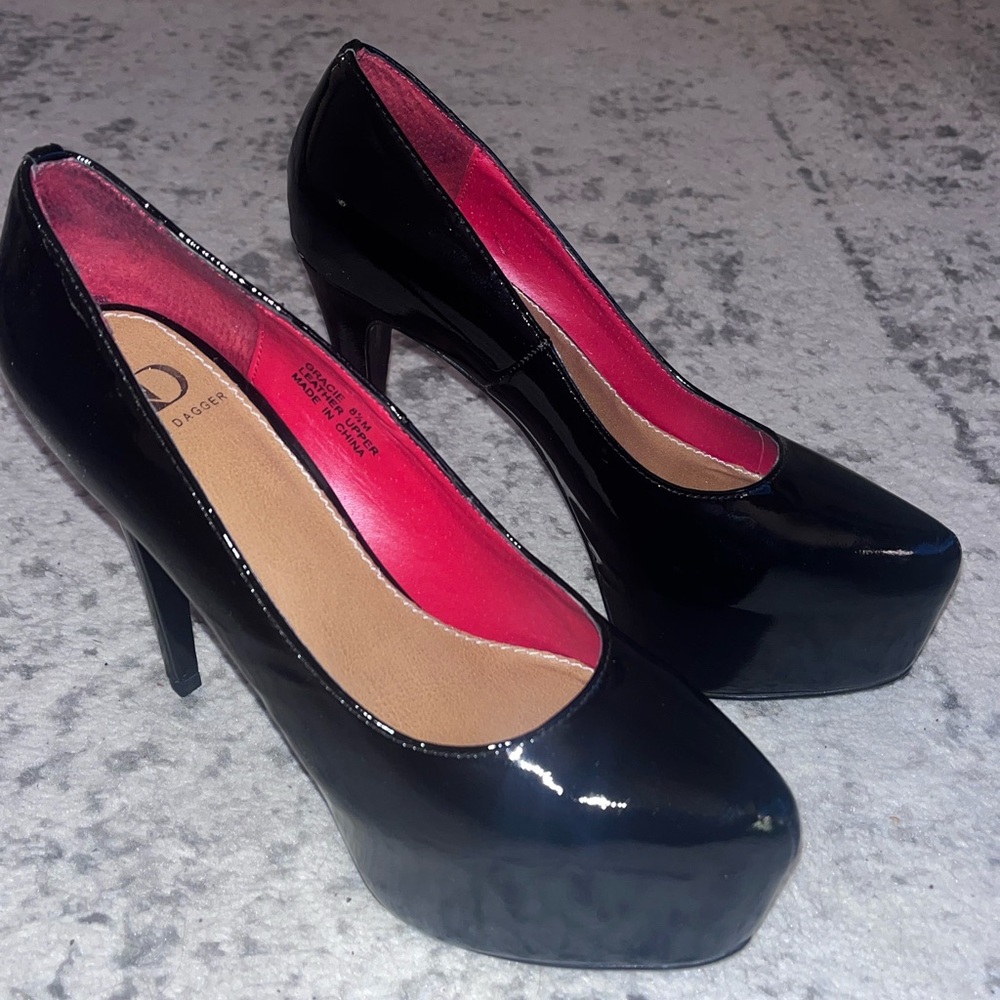 Kelsi Dagger Pumps